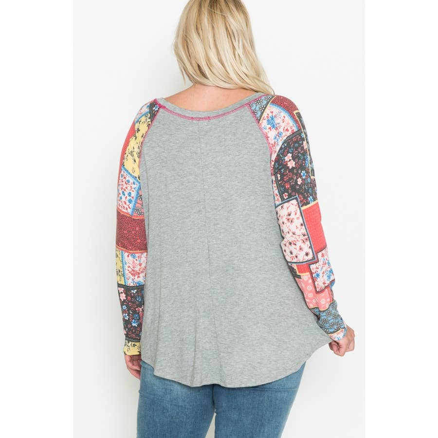 Plus-Size Front-Hem Knotted Long-Sleeve Top | Floral Print & Solid Color-Blocked Contrast