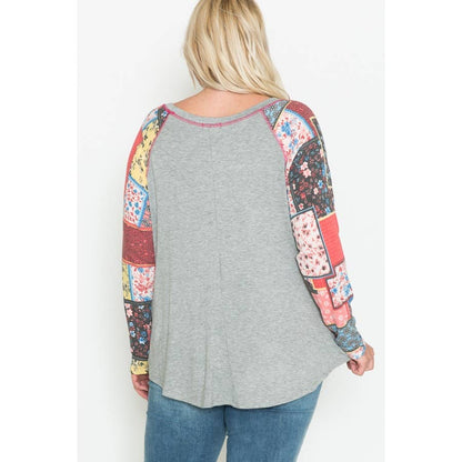Plus-Size Front-Hem Knotted Long-Sleeve Top | Floral Print & Solid Color-Blocked Contrast